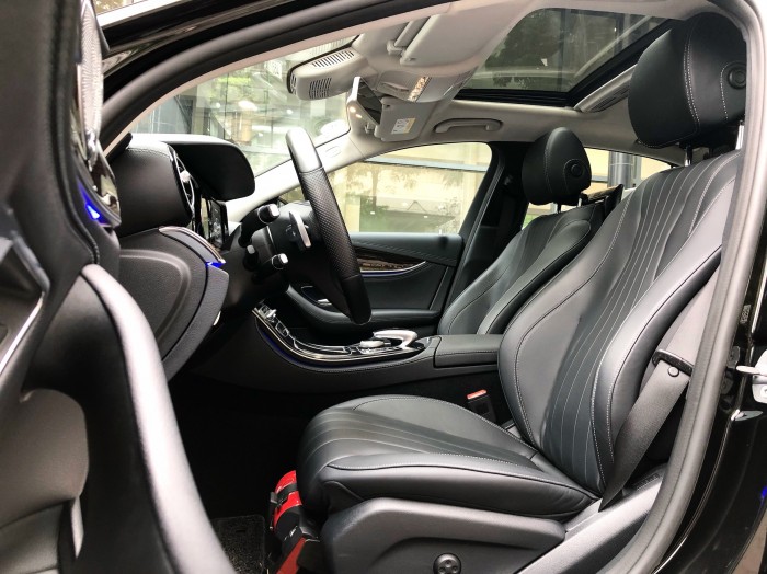 Xe lướt - Mercedes E250 2018 cũ màu Đen chính chủ giá tốt