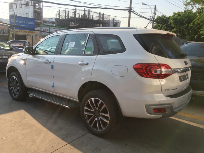 Xe Ford Everest