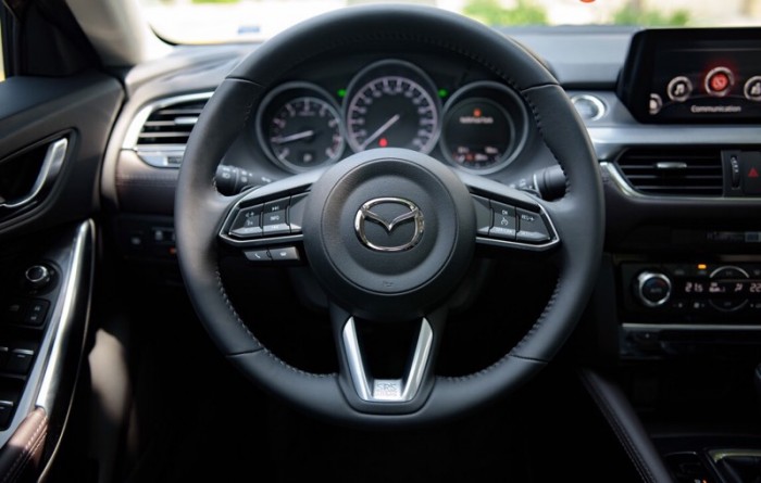 Mazda 6 2.5 Premium SK 2018 giá giảm yêu thương, cực sốc