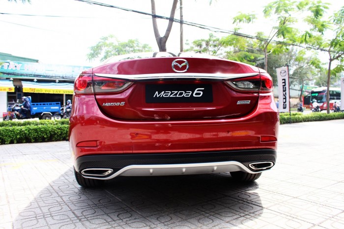 Mazda 6 2.5 Premium giá rẻ nhất cùng những phần quà hấp dẫn