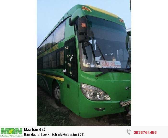 Bán đấu giá xe khách giường nằm 2011