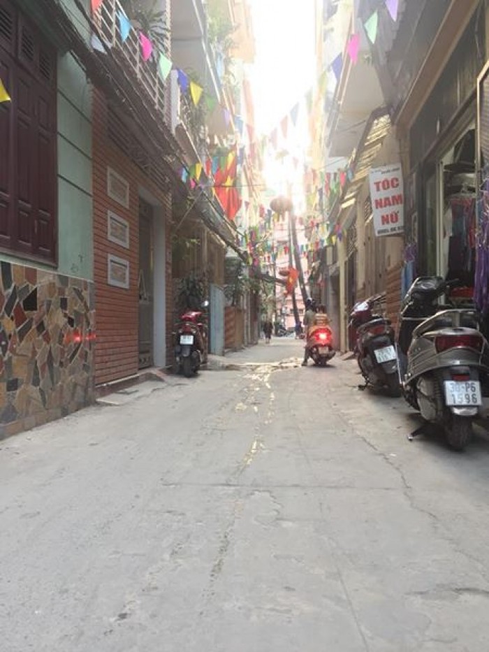 Bán nhà riêng, kinh doanh sầm uất ở Cát Linh.