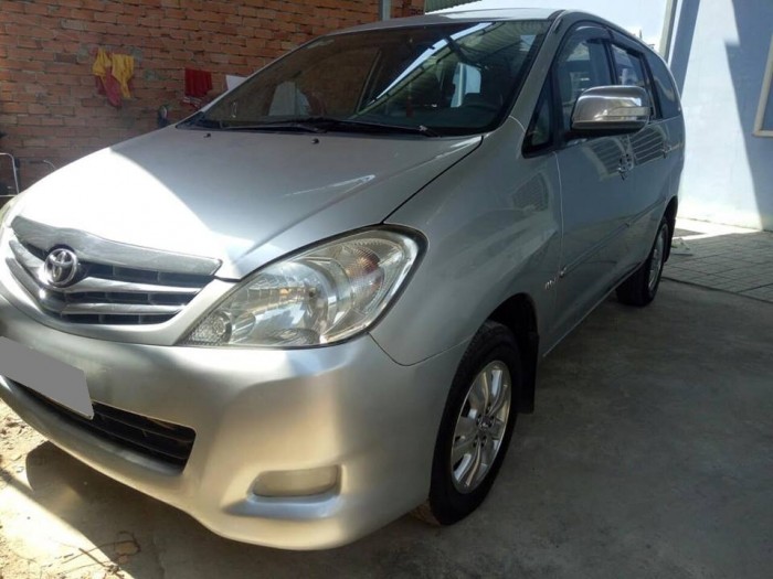 Bán Innova V 2010 màu Bạc máy móc zin rất đẹp