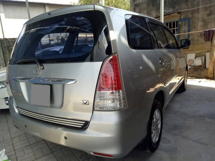 Bán Innova V 2010 màu Bạc máy móc zin rất đẹp