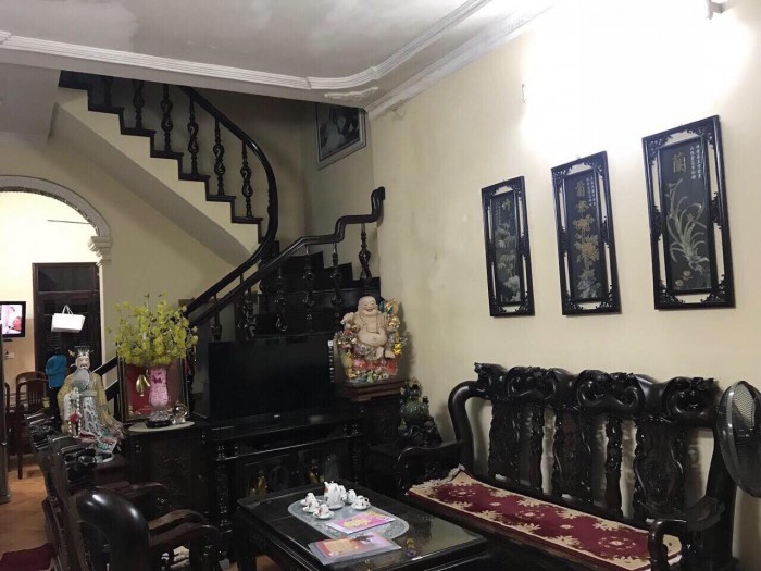Bán nhà 5 tầng ngõ 298 Ngọc Lâm gần chung cư One 18.DT 50m2, giá 3.9 tỷ