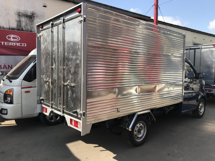 Xe tải tera100 tải 990kg thùng kín