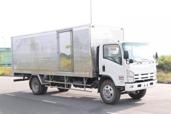 ISUZU VM FN129L tải 8.2 tấn thùng kín dài 7m x 2.2m x 2.1m