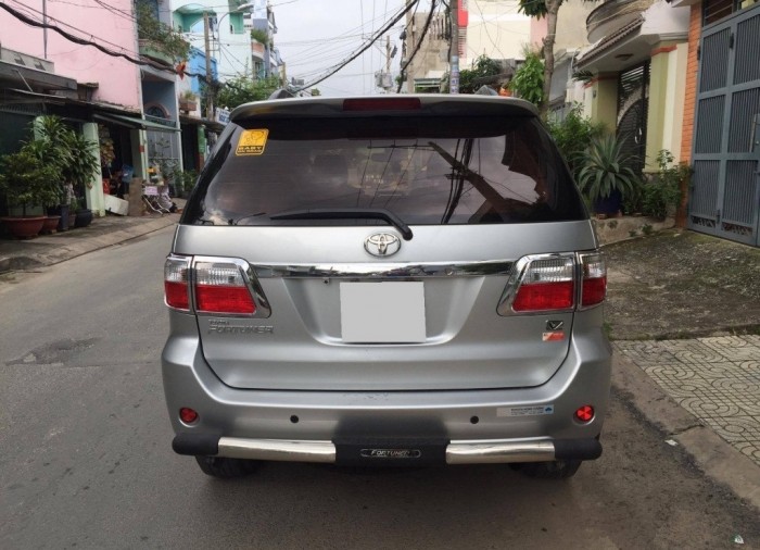 Bán Xe Fortuner 2010 tự động xăng màu Bạc xe rất ít đi.