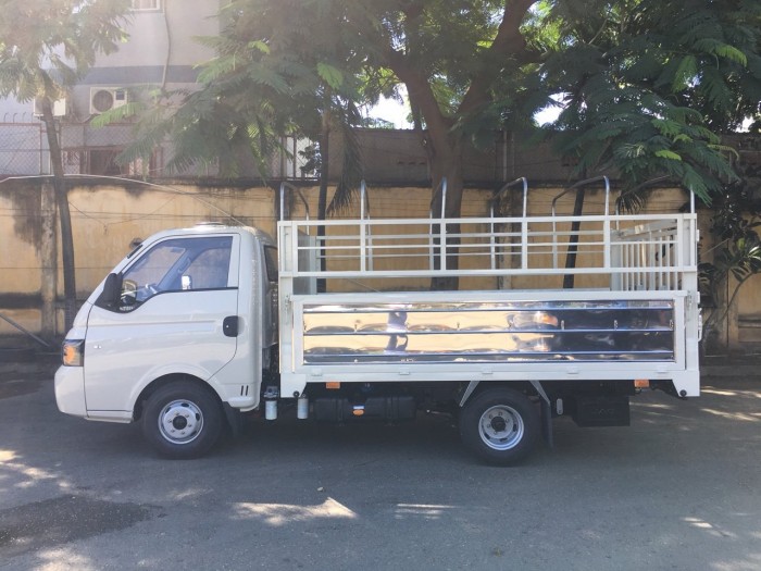 Xe tải 1t49 Hyundai JAC thùng 3.2m trả góp 80% xe