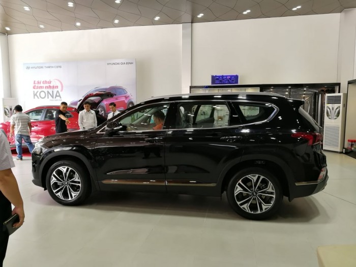 Santafe Premium 2019, Giao xe ngay trong tháng 4