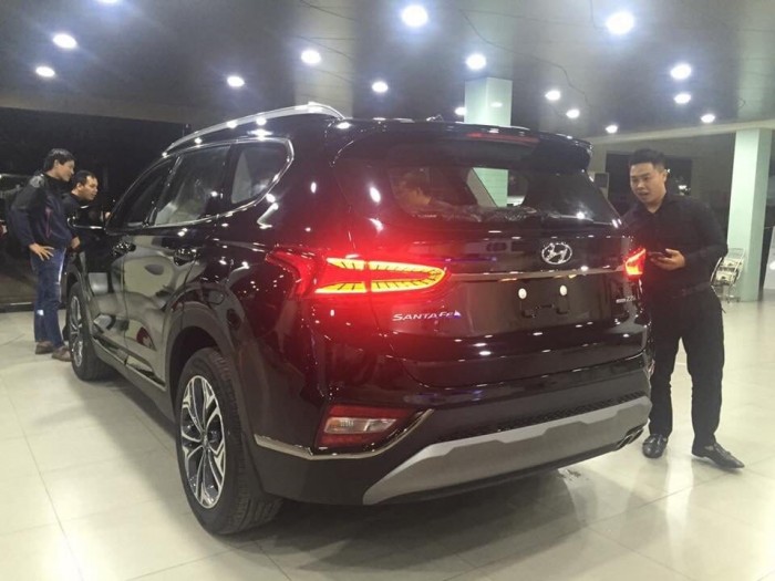 Santafe Premium 2019, Giao xe ngay trong tháng 4