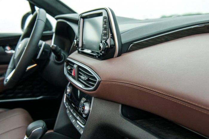Santafe Premium 2019, Giao xe ngay trong tháng 4