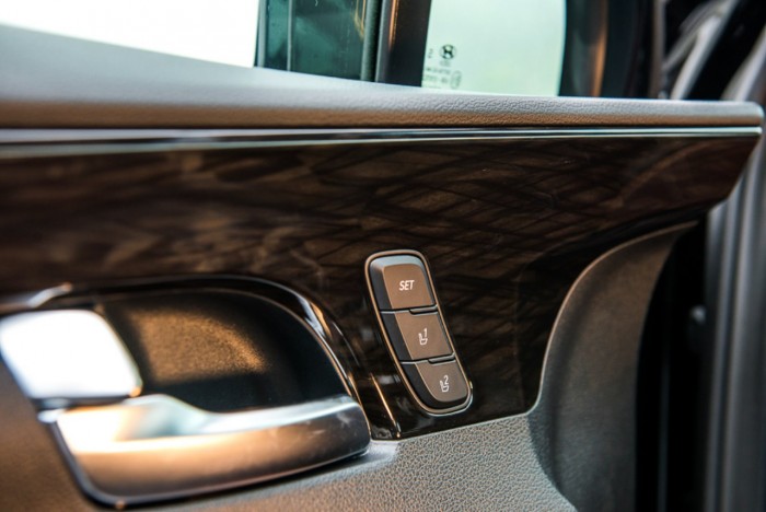 Santafe Premium 2019, Giao xe ngay trong tháng 4