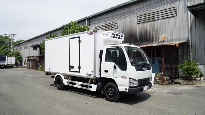 Tải đông lạnh ISUZU tải trọng 2 tấn 5 thùng dài 4 mét 2, trả góp