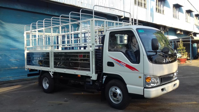 Xe tải JAC 2t4 động cơ ISUZU thùng 4.4m trả góp 80% giá trị xe