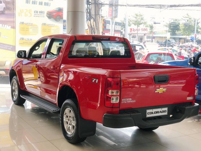 Bán tải 5 chỗ Chevrolet Colorado số tự động 1 cầu, màu đỏ