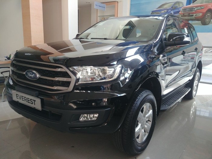 Ford Everest Ambient 4x2 - Lăn bánh 1 tỷ 04, Tặng Ghế Da, Film Cách Nhiệt