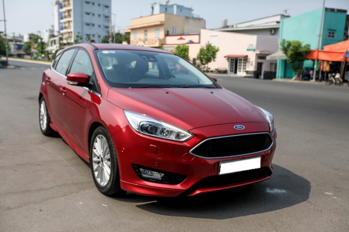 Bán Ford Focus S 2017 tự động 1.5 màu đỏ cực đẹp