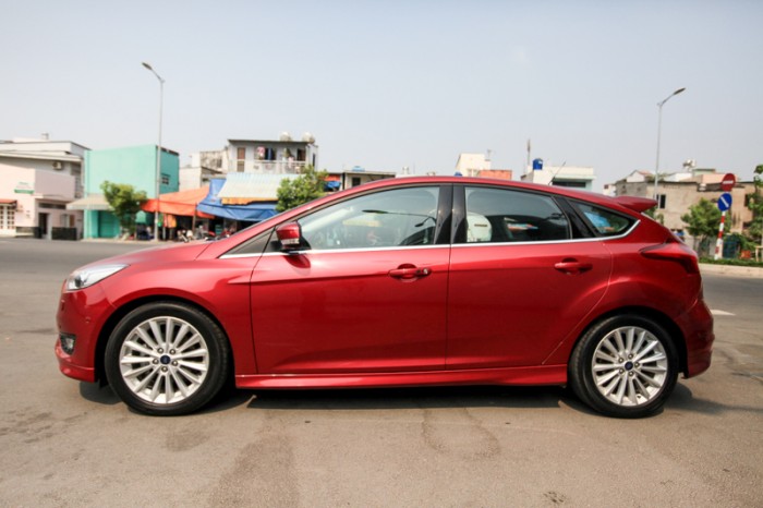 Bán Ford Focus S 2017 tự động 1.5 màu đỏ cực đẹp