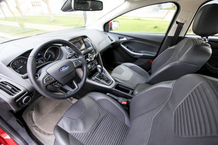 Bán Ford Focus S 2017 tự động 1.5 màu đỏ cực đẹp