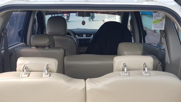 Bán Suzuki Ertiga 2016 tự động màu trắng xe đi 22 000 km