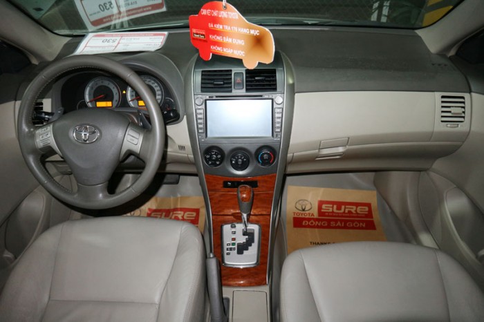 Bán xe Altis 2.0V sx 2010 màu bạc, giá giảm sâu 30 triệu đồng