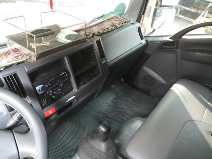 Cần bán xe tải isuzu NQR 2017 tải 5t4 thùng 6m2 giá tốt