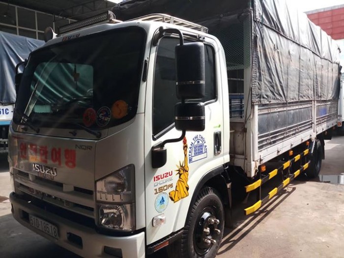 Cần bán xe tải isuzu NQR 2017 tải 5t4 thùng 6m2 giá tốt
