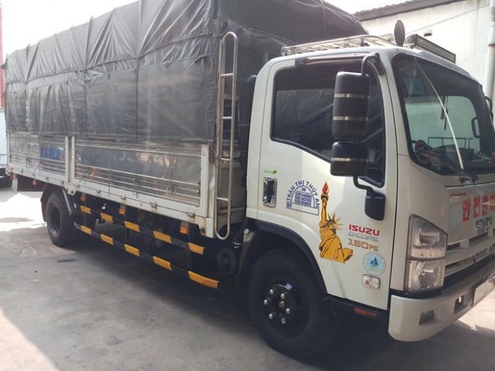 Cần bán xe tải isuzu NQR 2017 tải 5t4 thùng 6m2 giá tốt