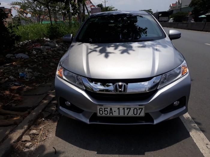 Bán Honda City 1.5AT màu bạc số tự động sản xuất 2017 đi đúng 33000km secua chưa rớt