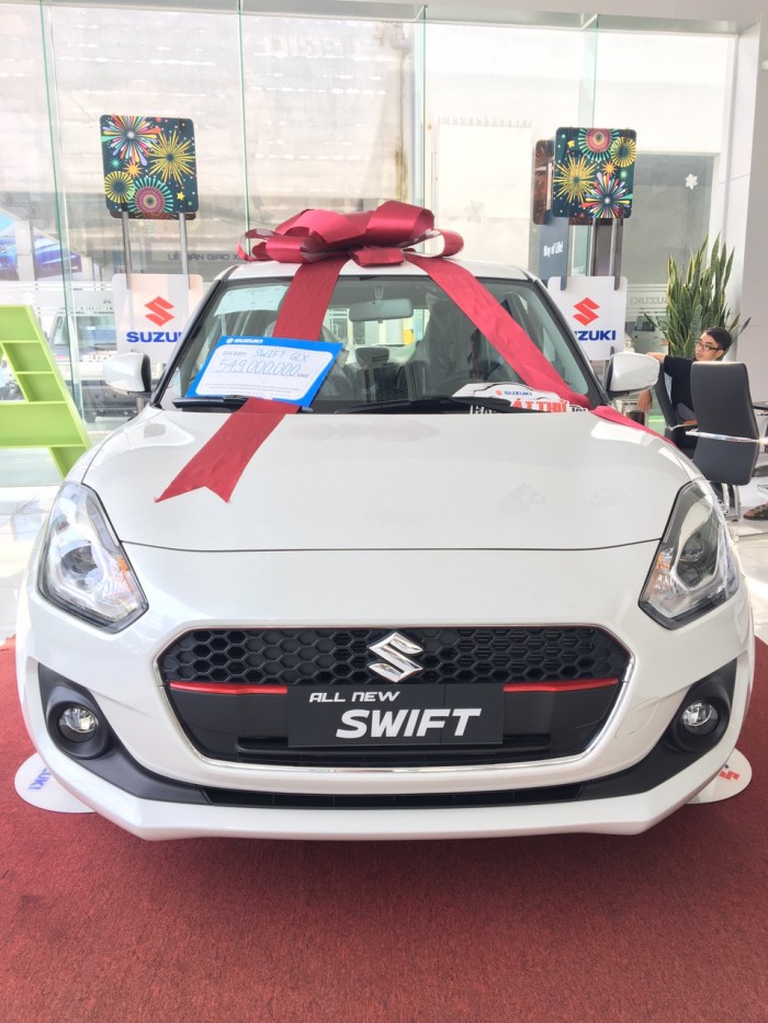 Bán Suzuki Swift màu trắng nhập khẩu bản đủ