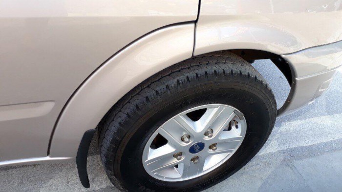 Bán Ford Transit 2018 máy dầu bảng giữa mâm đúc màu bạc xe zin cọp.