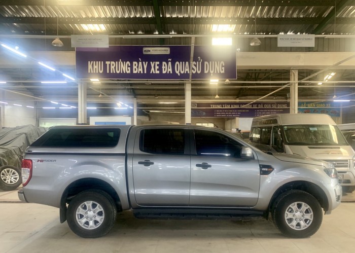 Bán Ford Ranger 01 cầu sx 2017 ghi vàng
