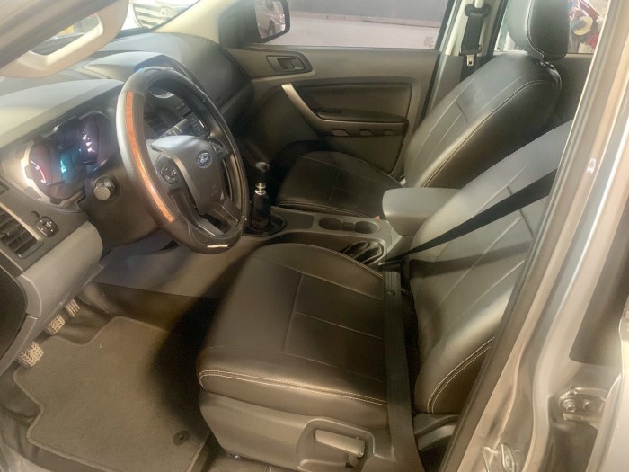 Bán Ford Ranger 01 cầu sx 2017 ghi vàng