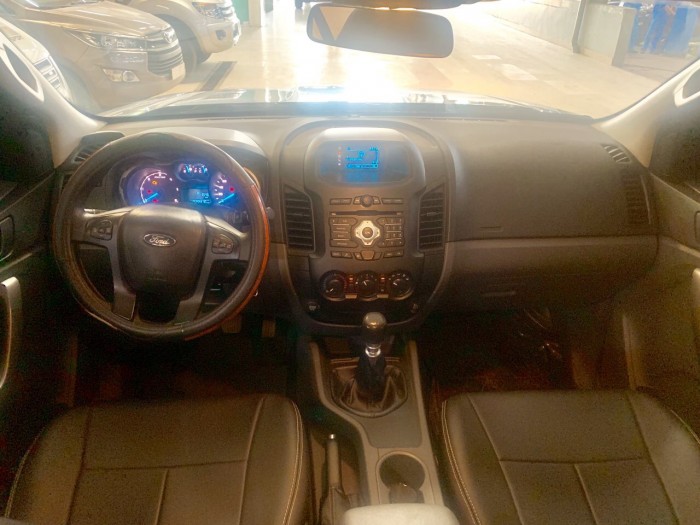 Bán Ford Ranger 01 cầu sx 2017 ghi vàng