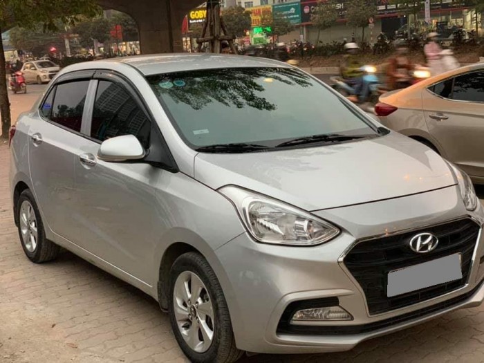 Bán Huyndai I10 sedan 1.2 tự động Màu Bạc xe ít đi mới.
