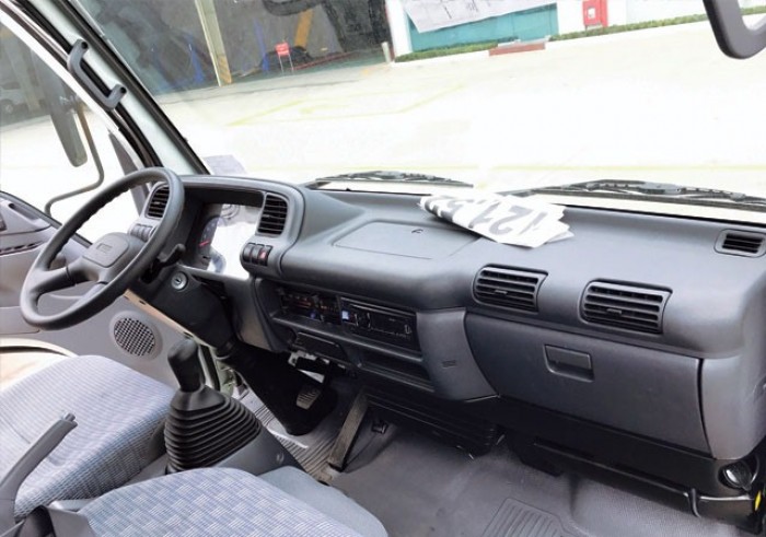 Xe tải Isuzu 1 tấn thùng kín QKR77FE4 giá 485 triệu (Giá lăn bánh)