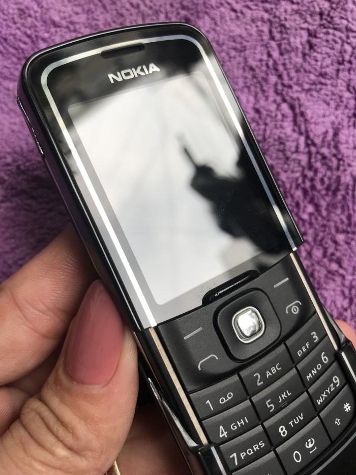 Nokia 8600 Luna chính hãng nguyên bản giá rẻ0
