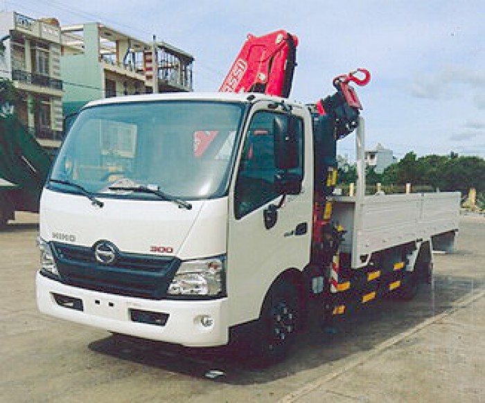 Xe tải 5 tấn HINO XZU720L gắn cẩu gập 4 tấn FASSI model F85B.0.23 | Hỗ trợ khách hàng mua xe trả góp
