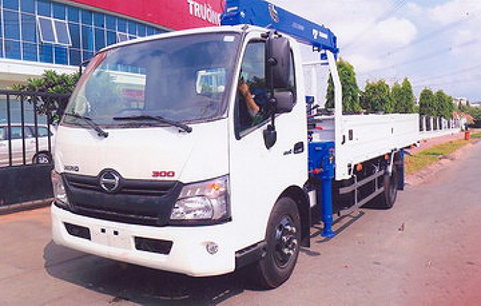 HINO XZU720L gắn cẩ 3 tấn TADANO modl TM-ZE305MH | Khuyến mãi thuế trước bạ 2% khi mua xe