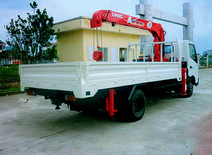 Xe tải 5 tấn HINO XZU720L gắ cẩu 3 tấn UNIC model URV374 | Hỗ trợ khách hàng mua trả góp lãi xuất thấp