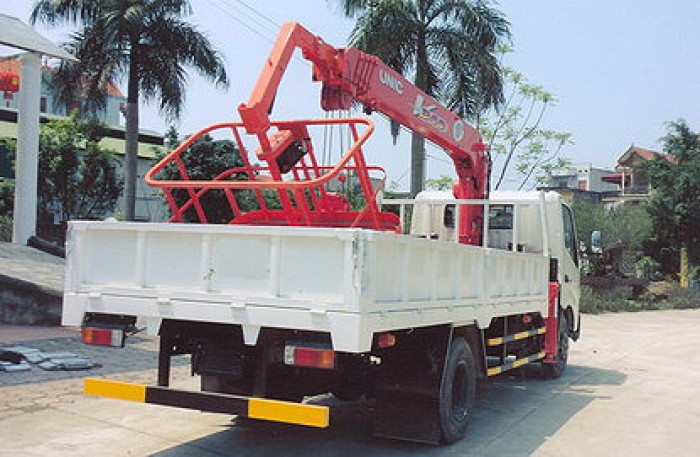 HINO XZU720L gắn cẩu 3 tấn UNIC model URV343 | Hỗ trợ khách hàng mua xe trả góp thủ tục nhanh gọn
