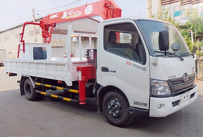 Xe tải 5 tấn HINO XZU72L gắn cẩu 3 tấn UNIC model URV345 | Khuyến mãi thuế trước bạ 2% giá trị xe