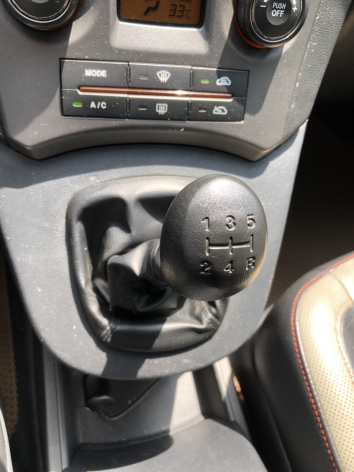 Bán Kia Carens S 2015, màu bạc, đúng chất, giá TL, hổ trợ góp