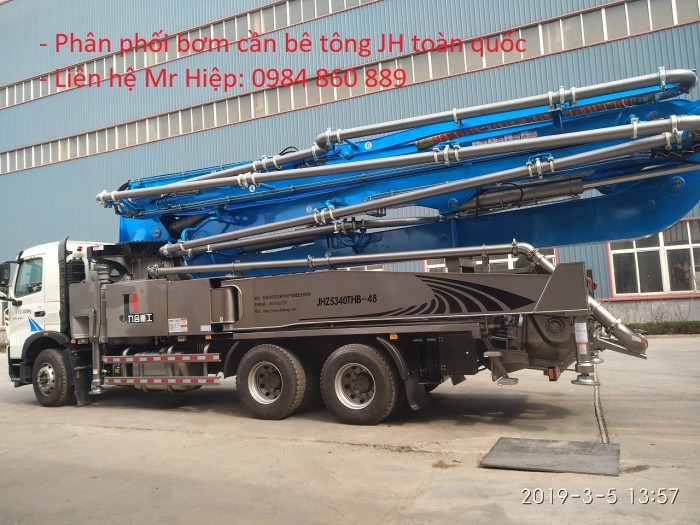 xe bơm bê tông
