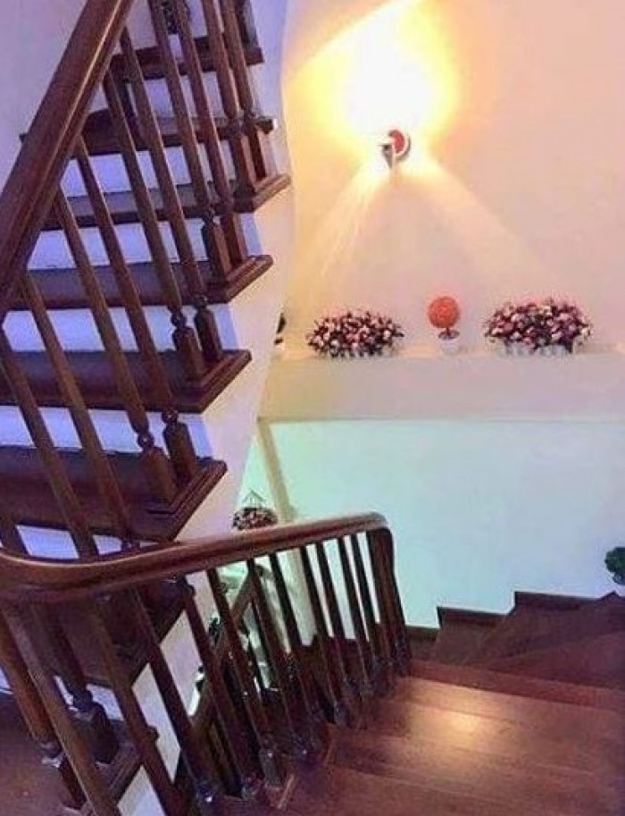 Bán nhà đẹp phố Phạm Ngọc Thạch 40m2, MT 4,2m.