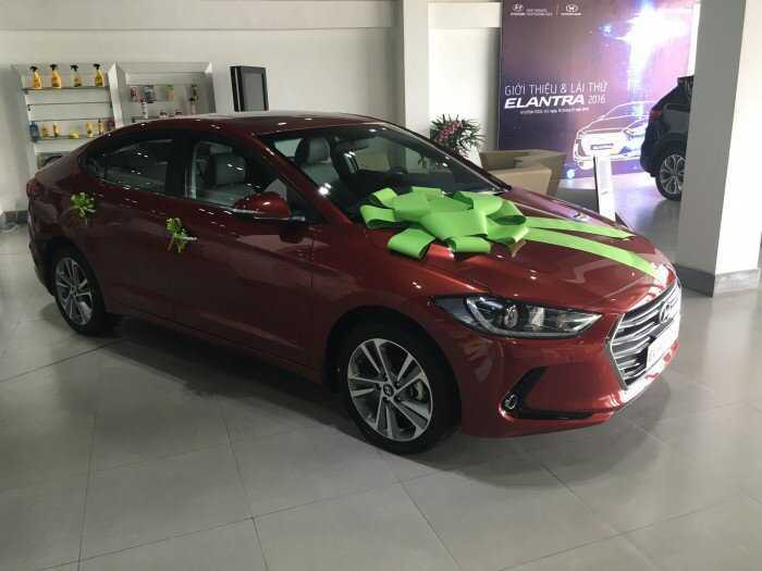 Bán xe Hyundai Elantra số sàn, SIÊU khuyến mãi tặng 50% trước bạ, 50% Phí biển số...