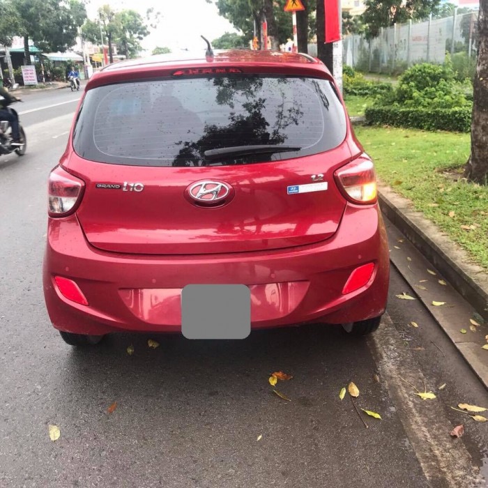 Bán Huyndai I10 tự động 1.25 nhập ấn độ 2015 màu đỏ rất đẹp