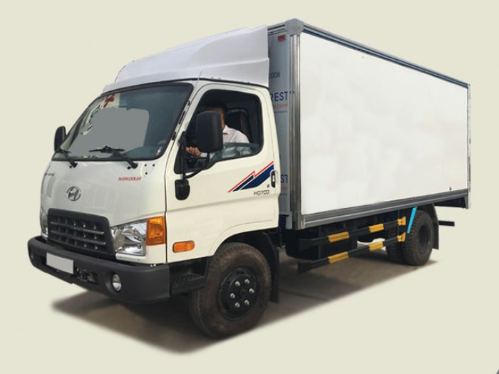 Xe tải Hyundai 6T5 thùng bảo ôn Mighty HD700, thùng dài 4m9