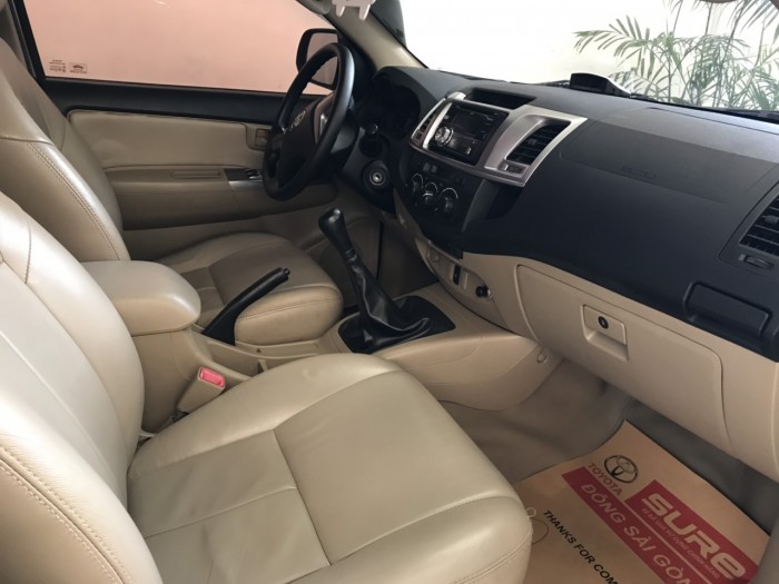 Bán xe Hilux 2.5E sx 2014 màu bạc, siêu tiết kiệm, giá còn giảm